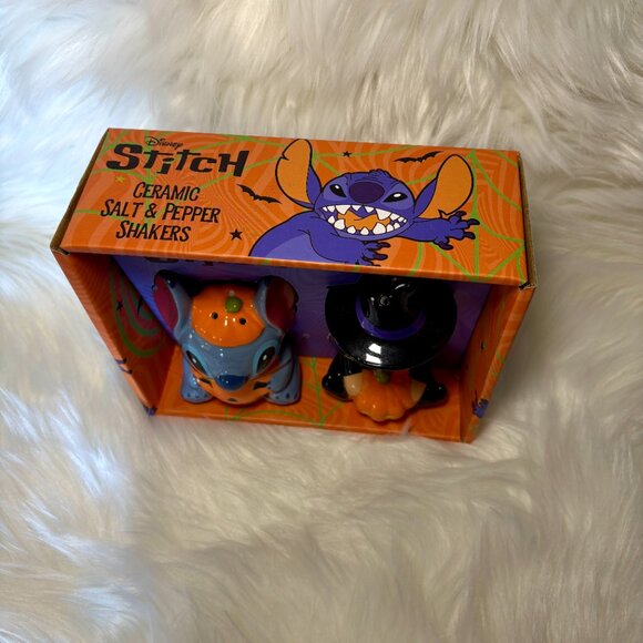 NEW Disney Lilo & Stitch Halloween Pumpkin Ceramic Salt & Pepper Shakers - Picture 4 of 6
